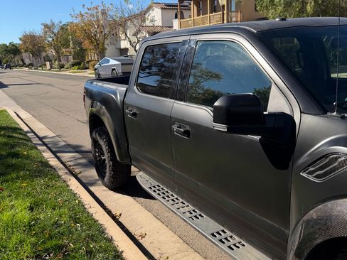 Used 2017 Ford F150 Raptor w/ Equipment Group 802A Luxury image 5