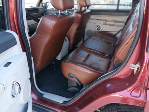 Used 2007 Jeep Commander Limited image 9