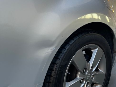 Used 2012 Kia Forte Koup EX image 16