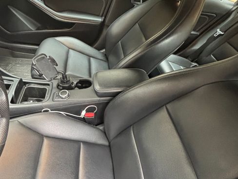 Used 2014 Mercedes-Benz CLA 250 4MATIC image 10