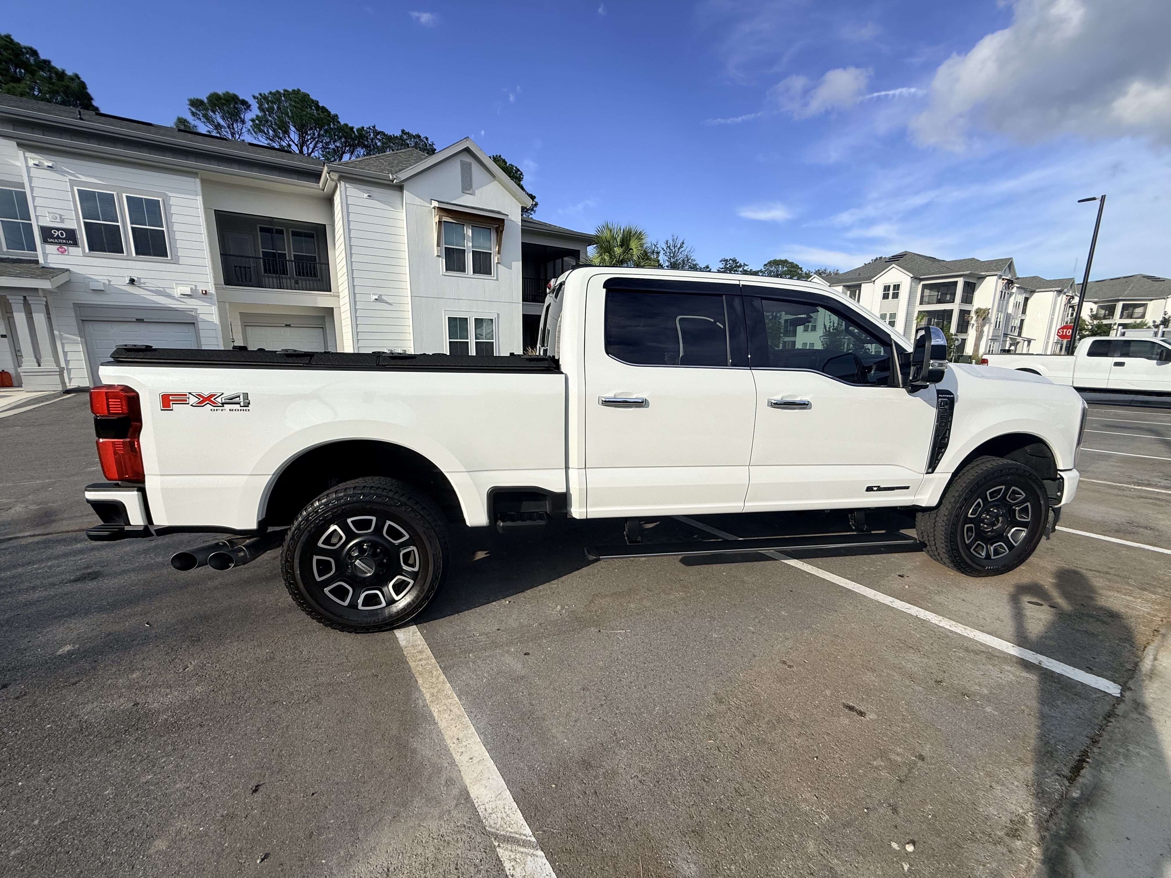 Used 2024 Ford F350 Platinum w/ FX4 Off-Road Package AWD/4WD image 4