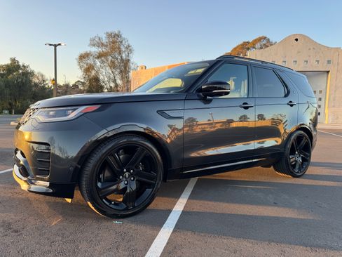 Used 2024 Land Rover Discovery Metropolitan Edition image 22