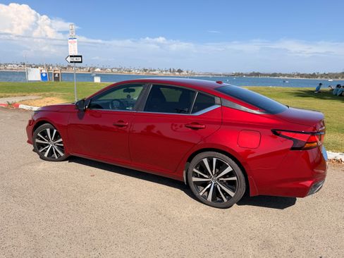Used 2020 Nissan Altima 2.5 SR FWD image 17