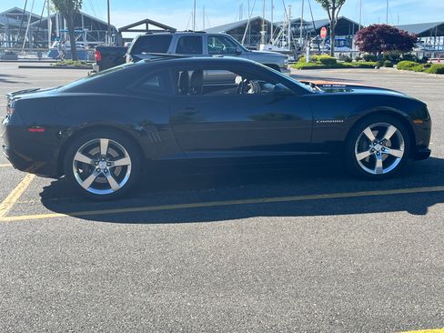 Used 2010 Chevrolet Camaro SS w/ RS Package RWD image 19