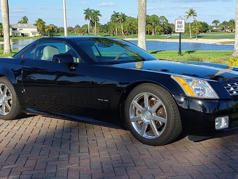 Used 2006 Cadillac XLR image 12