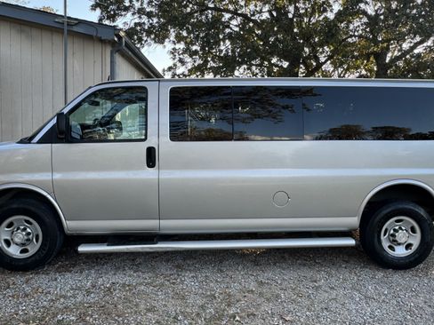 Used 2012 Chevrolet Express 3500 LT w/ LT Preferred Equipment Group image 5