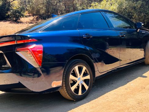 Used 2019 Toyota Mirai image 10