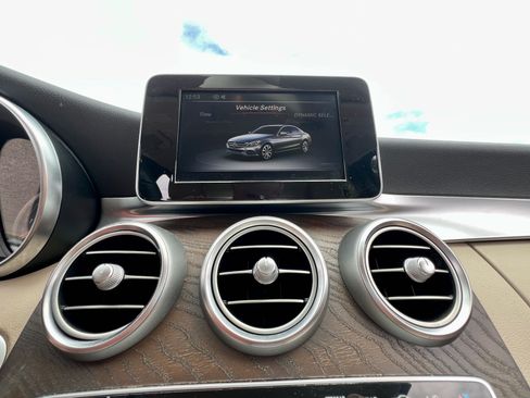 Used 2017 Mercedes-Benz C 300 Sedan image 23