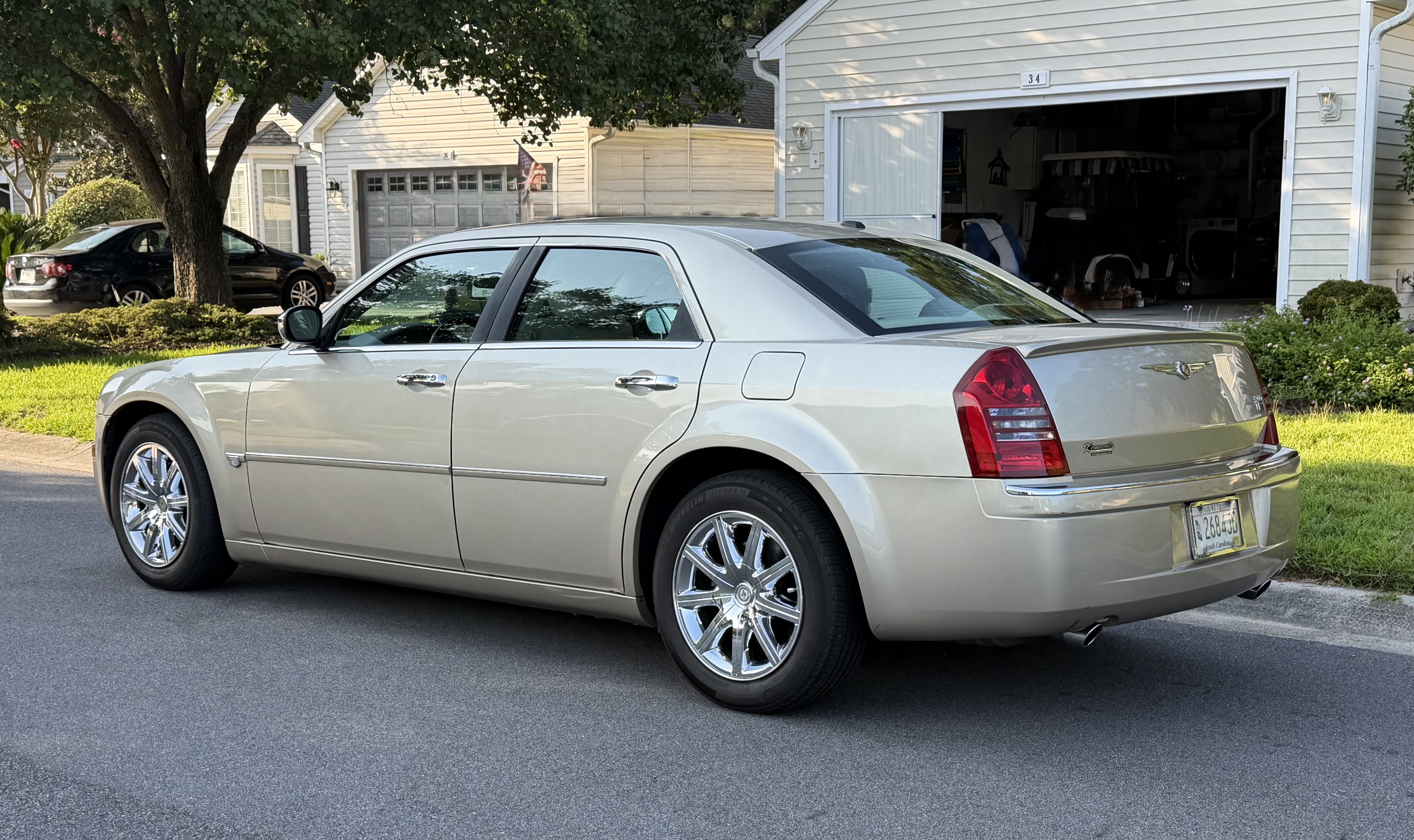 Used 2007 Chrysler 300 C RWD image 6