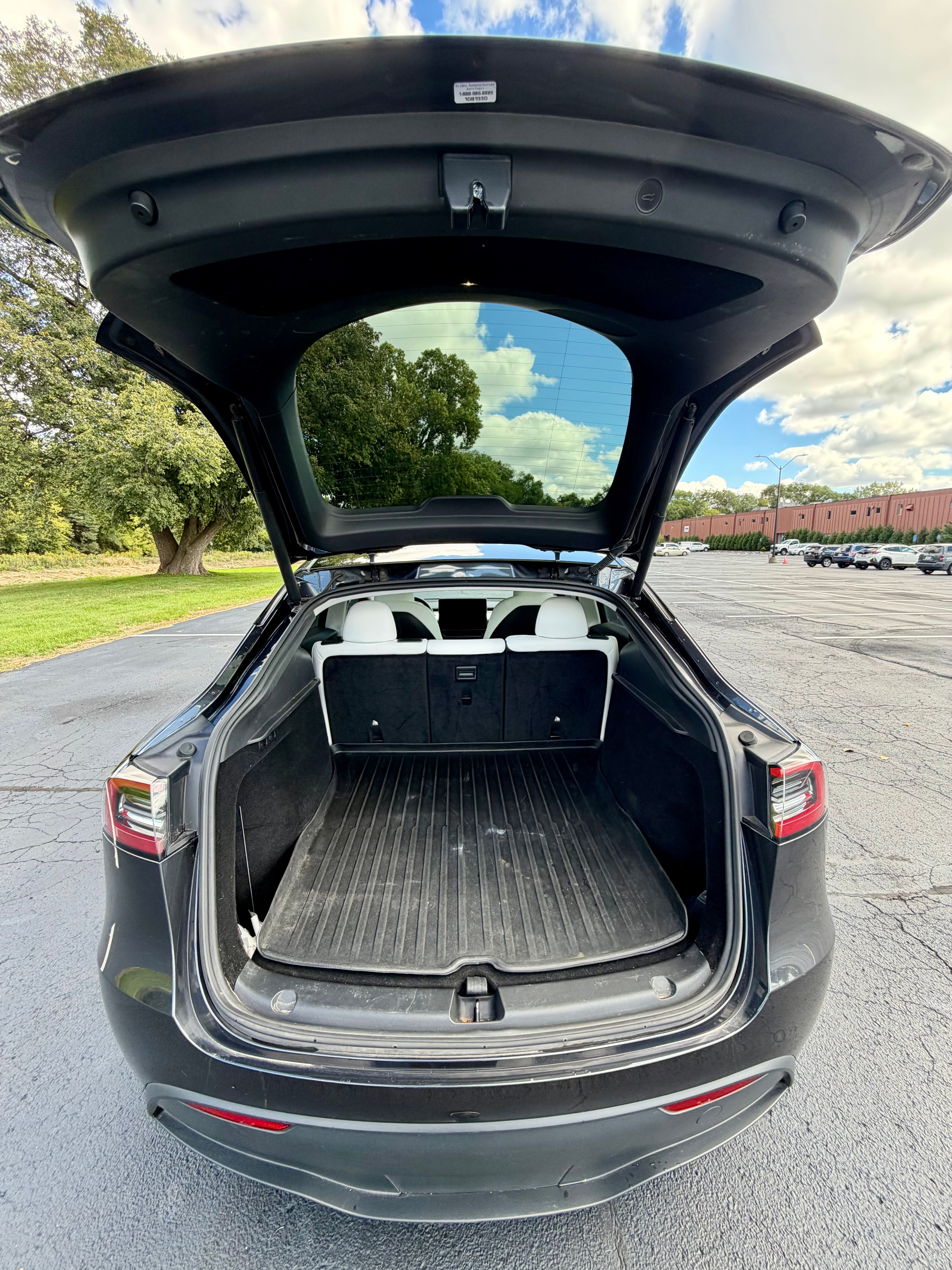 Used 2024 Tesla Model Y Performance AWD/4WD image 17