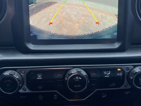 Used 2021 Jeep Wrangler Unlimited Sport image 13