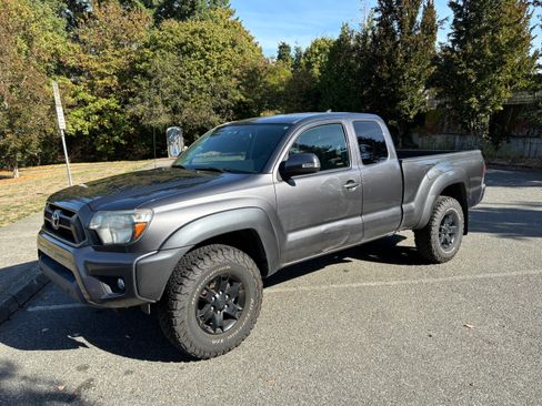Used 2015 Toyota Tacoma 4x4 Access Cab V6 image 4
