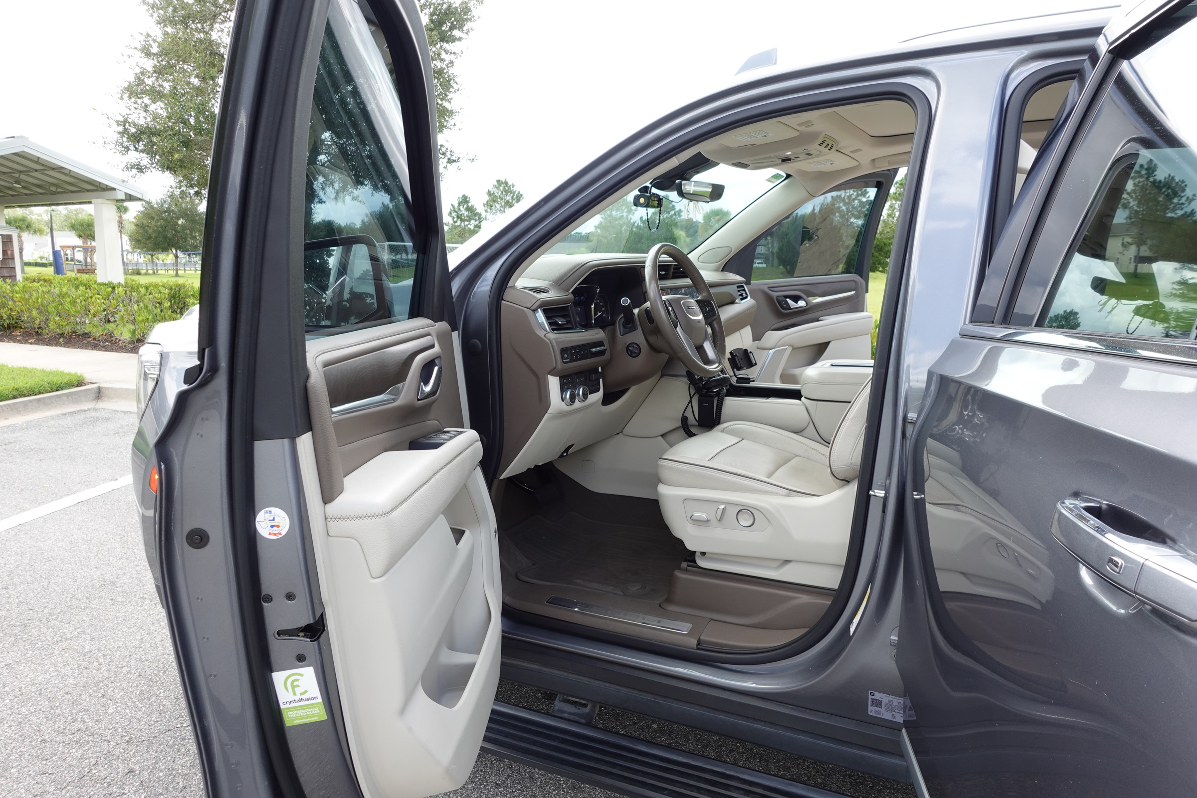 Used 2021 GMC Yukon Denali w/ Denali Ultimate Package AWD/4WD image 11