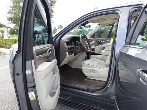 Used 2021 GMC Yukon Denali w/ Denali Ultimate Package AWD/4WD image 11