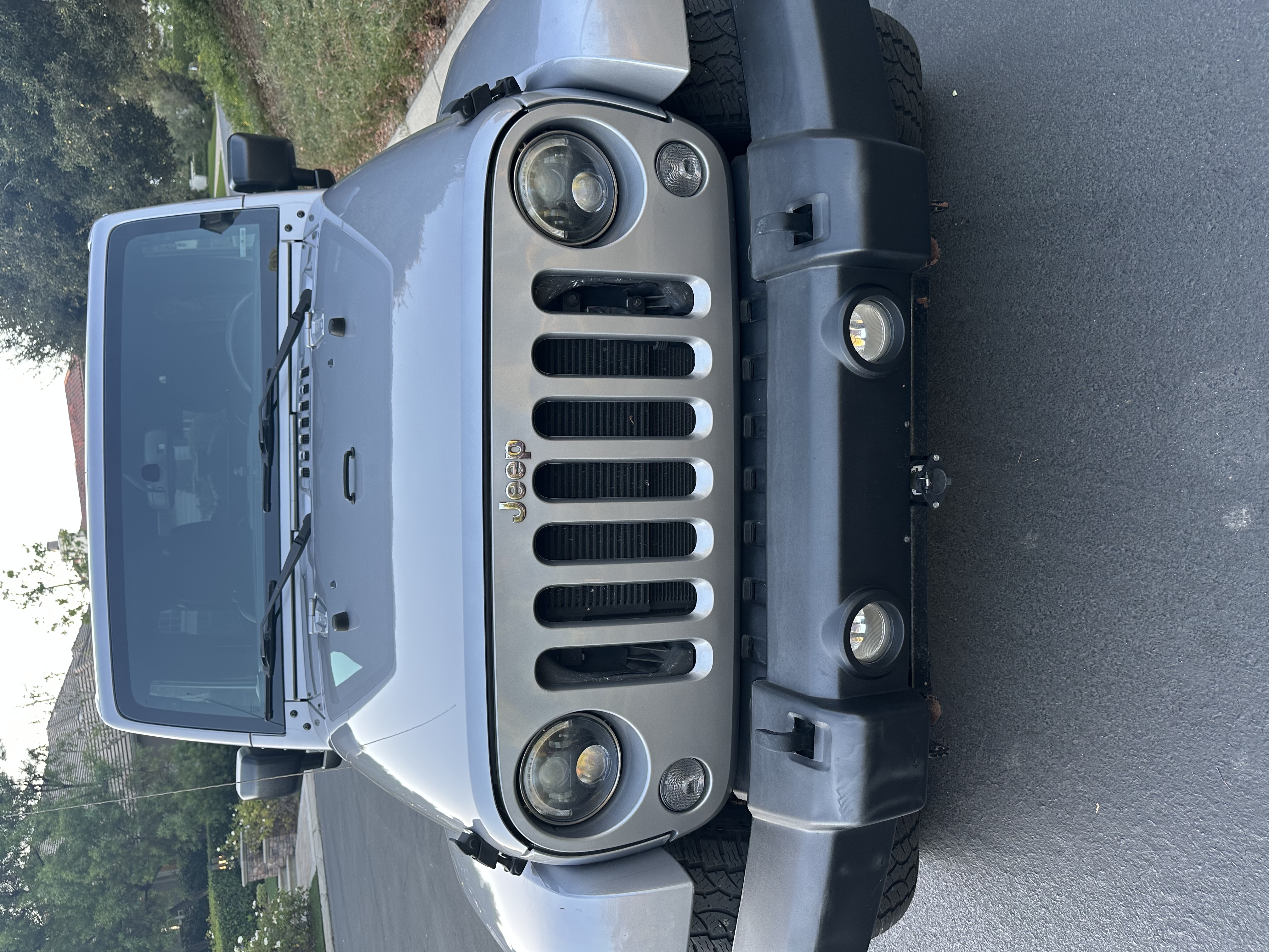 Used 2015 Jeep Wrangler Unlimited Rubicon w/ Connectivity Group AWD/4WD image 4