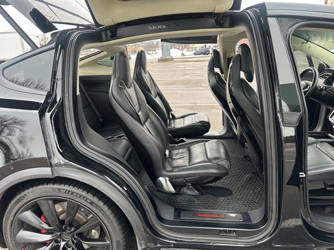 Used 2016 Tesla Model X Performance image 16