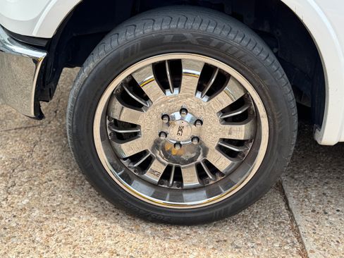 Used 2015 Ford F150 Lariat image 12