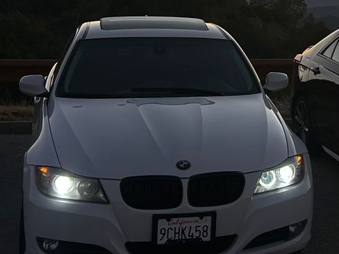 Used 2011 BMW 328i Sedan image 1