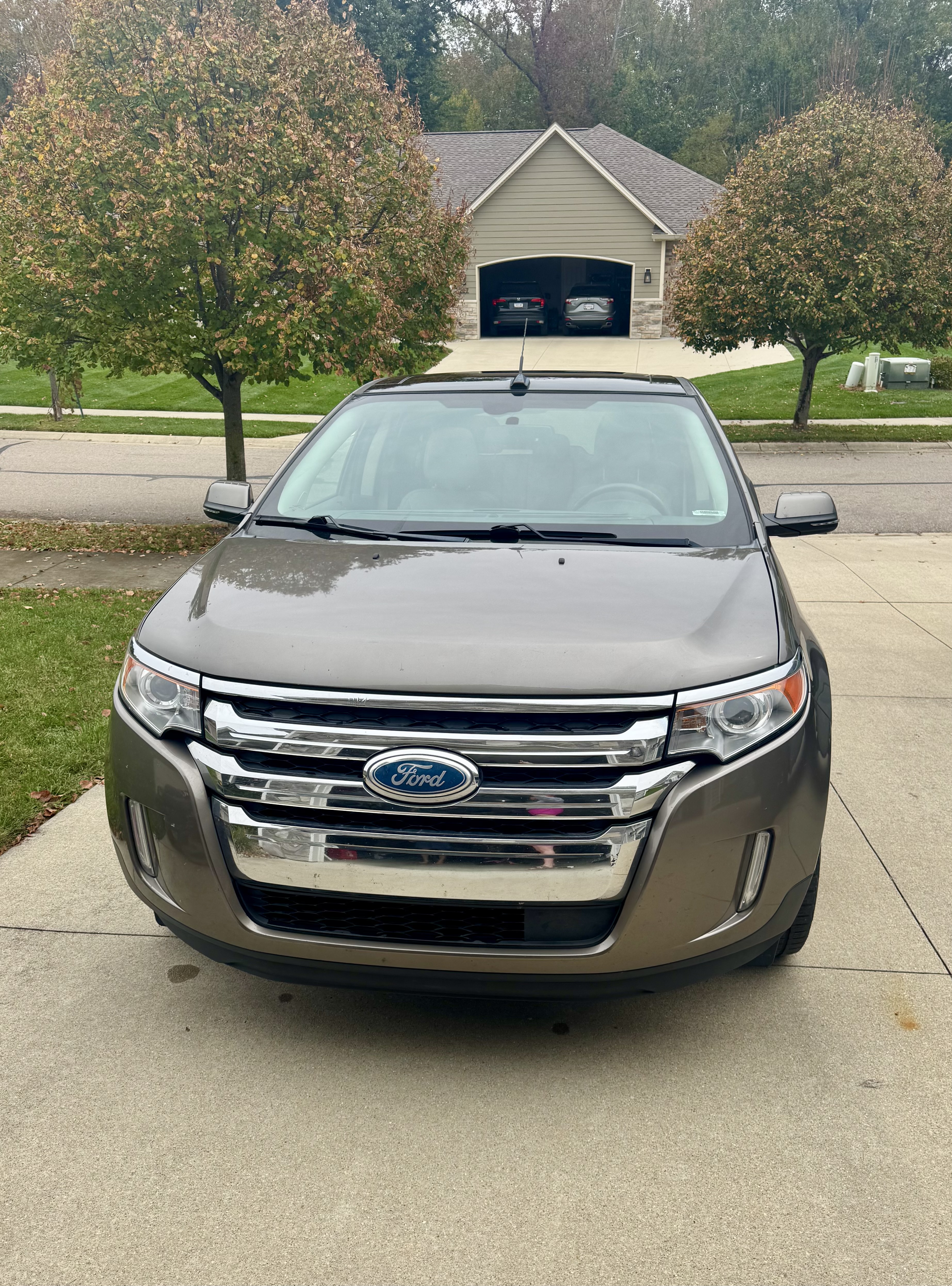 Used 2013 Ford Edge Limited FWD image 2
