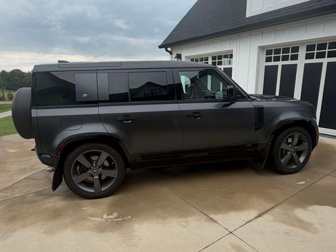 Used 2023 Land Rover Defender 110 Carpathian Edition AWD/4WD image 9