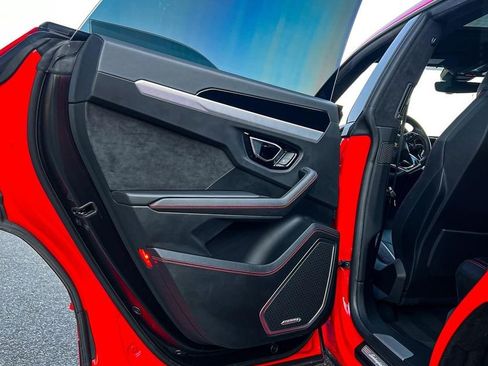 Used 2021 Lamborghini Urus image 27