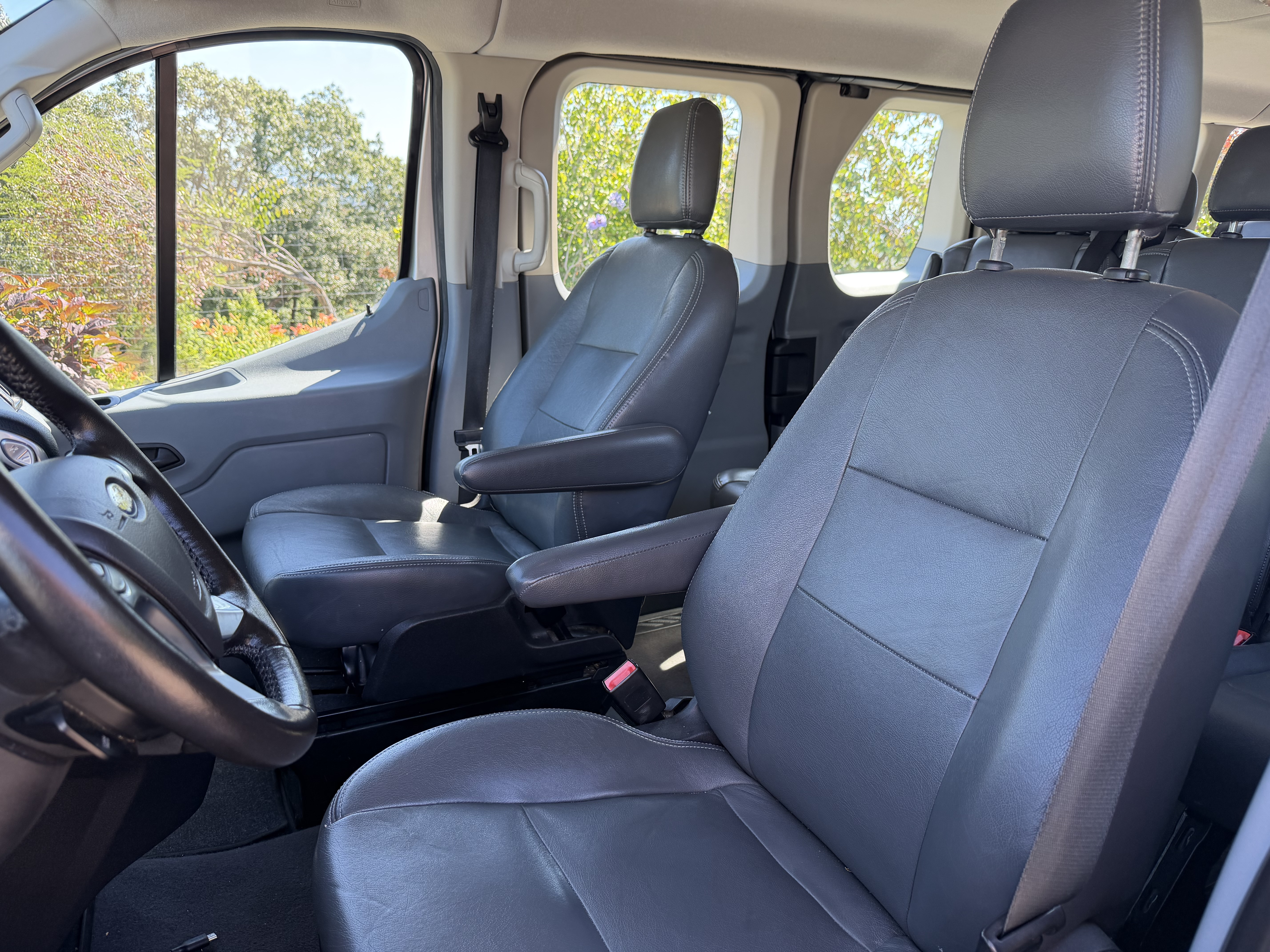 Used 2016 Ford Transit 350 XLT RWD image 8