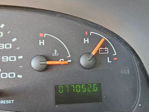 Used 2005 Ford E-250 and Econoline 250 Extended image 22