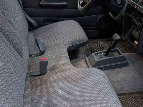 Used 1997 Nissan Pickup XE image 12