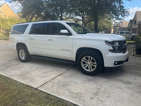 Used 2015 Chevrolet Suburban LT w/ Luxury Package image 1