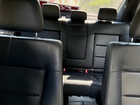 Used 2010 Mercedes-Benz E 350 4MATIC Sedan image 12