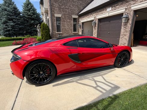 Used 2017 McLaren 570S RWD image 5