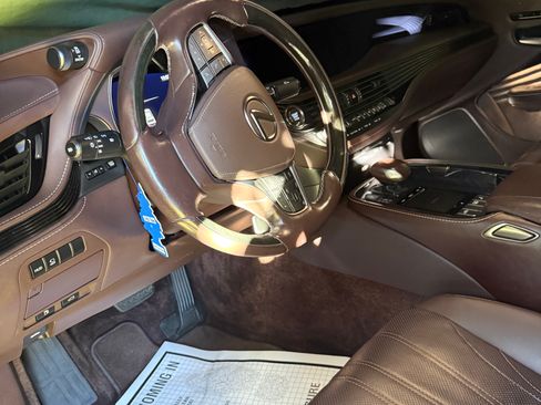 Used 2019 Lexus LS 500 image 9