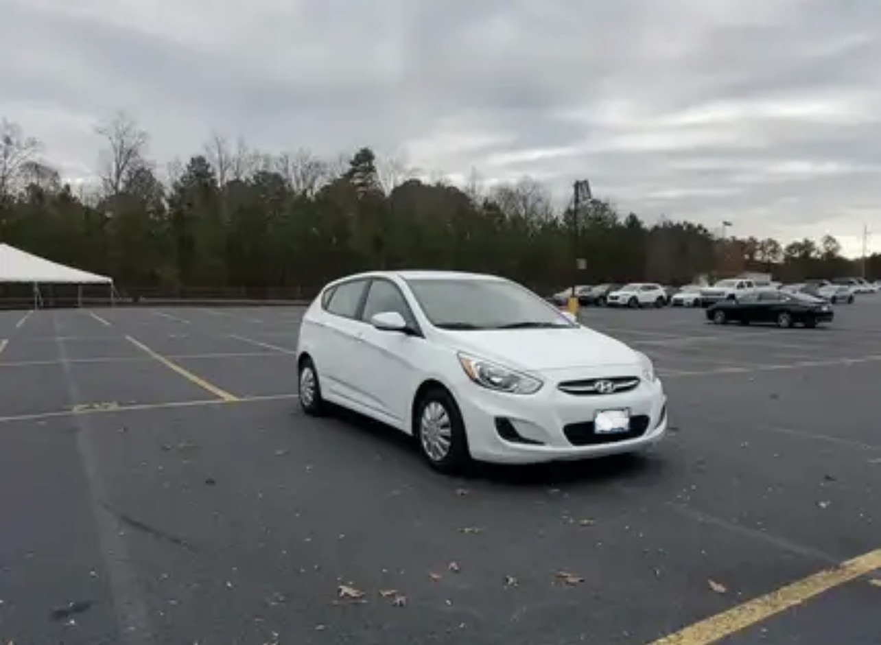 Used 2017 Hyundai Accent SE FWD image 1