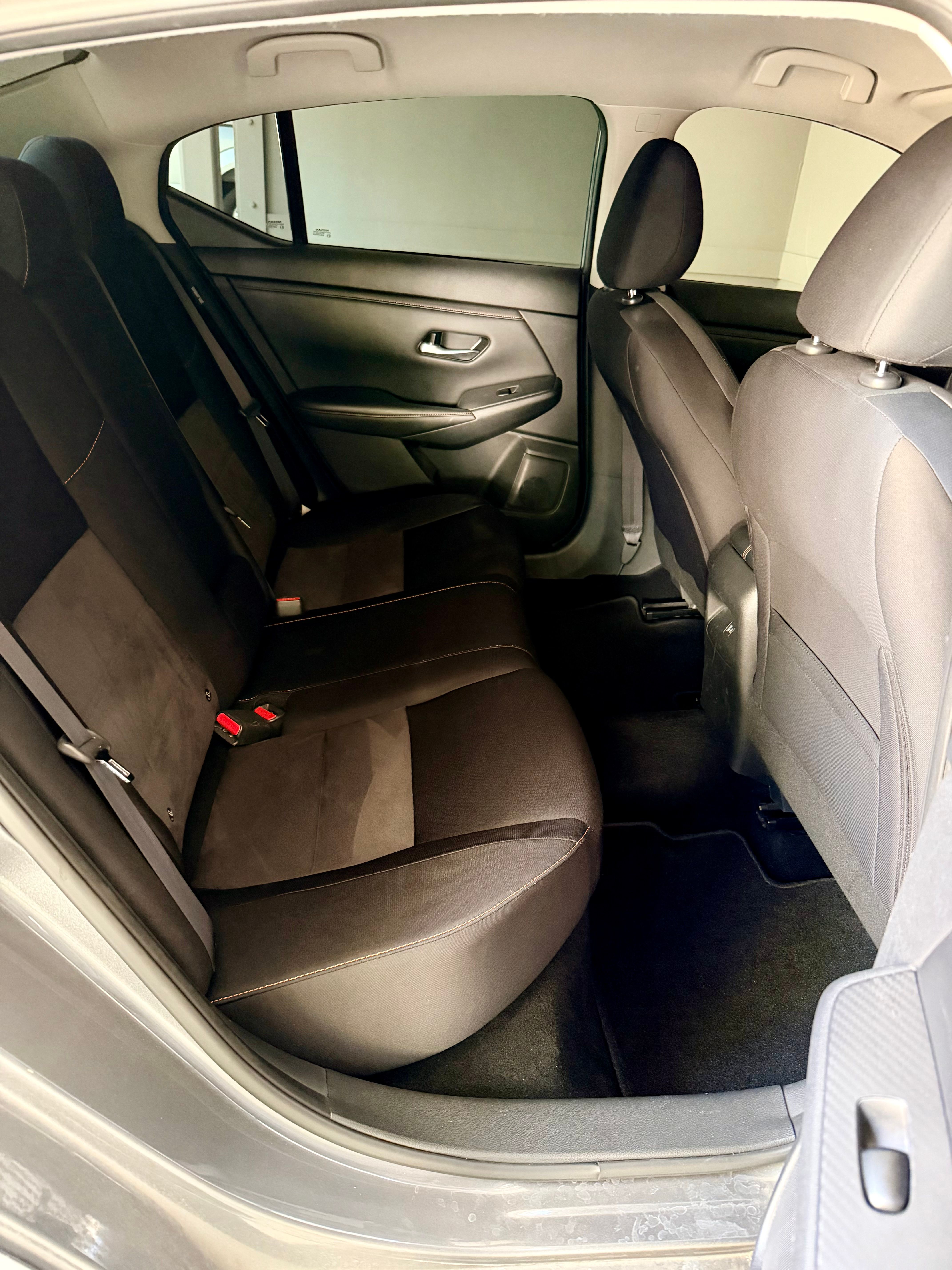 Used 2021 Nissan Sentra SR FWD image 11