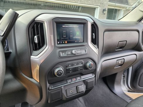 Used 2020 Chevrolet Silverado 1500 Custom image 13