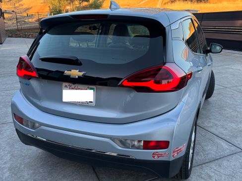 Used 2018 Chevrolet Bolt LT FWD image 12