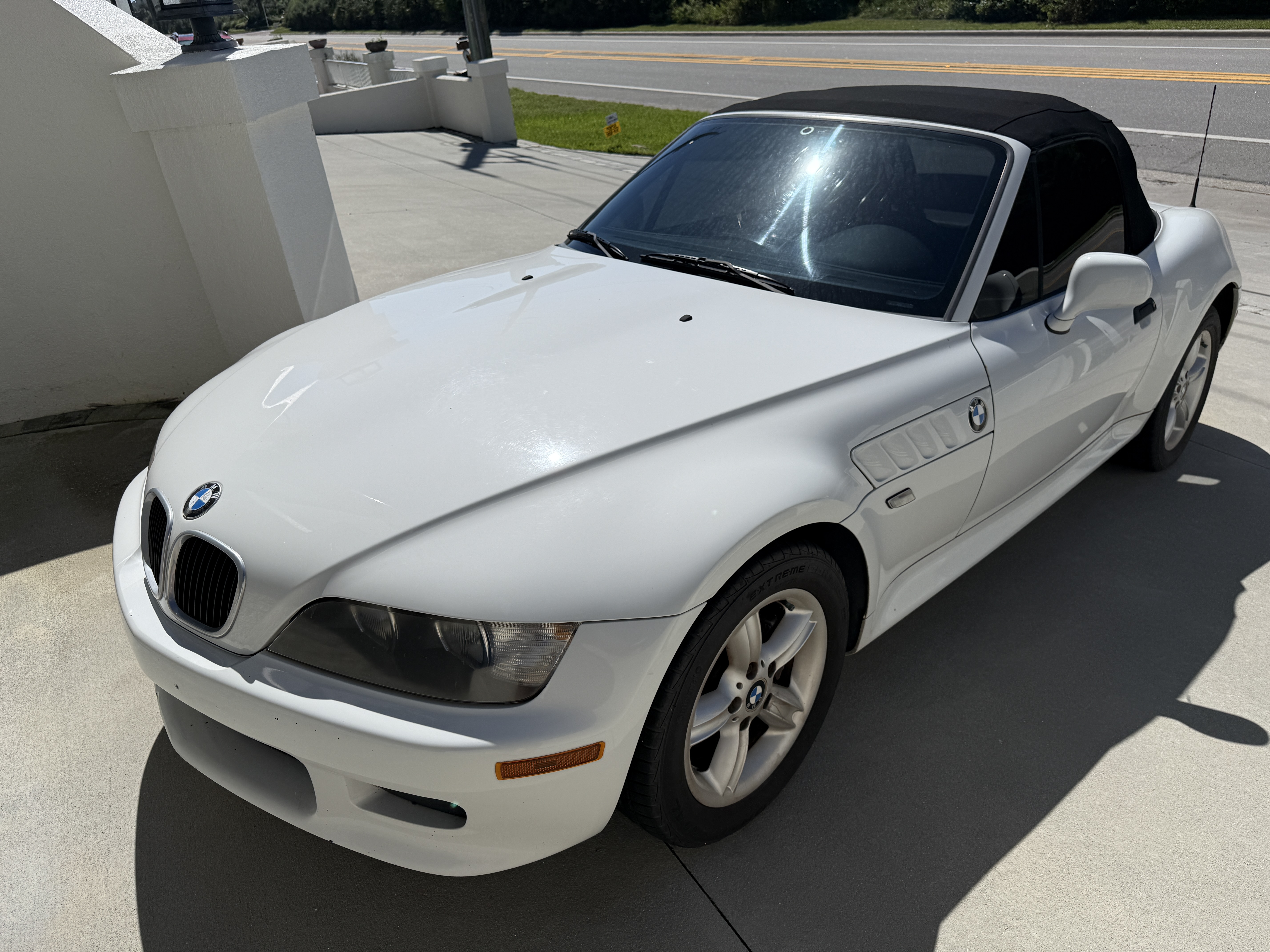 Used 2000 BMW Z3 2.5i RWD image 4