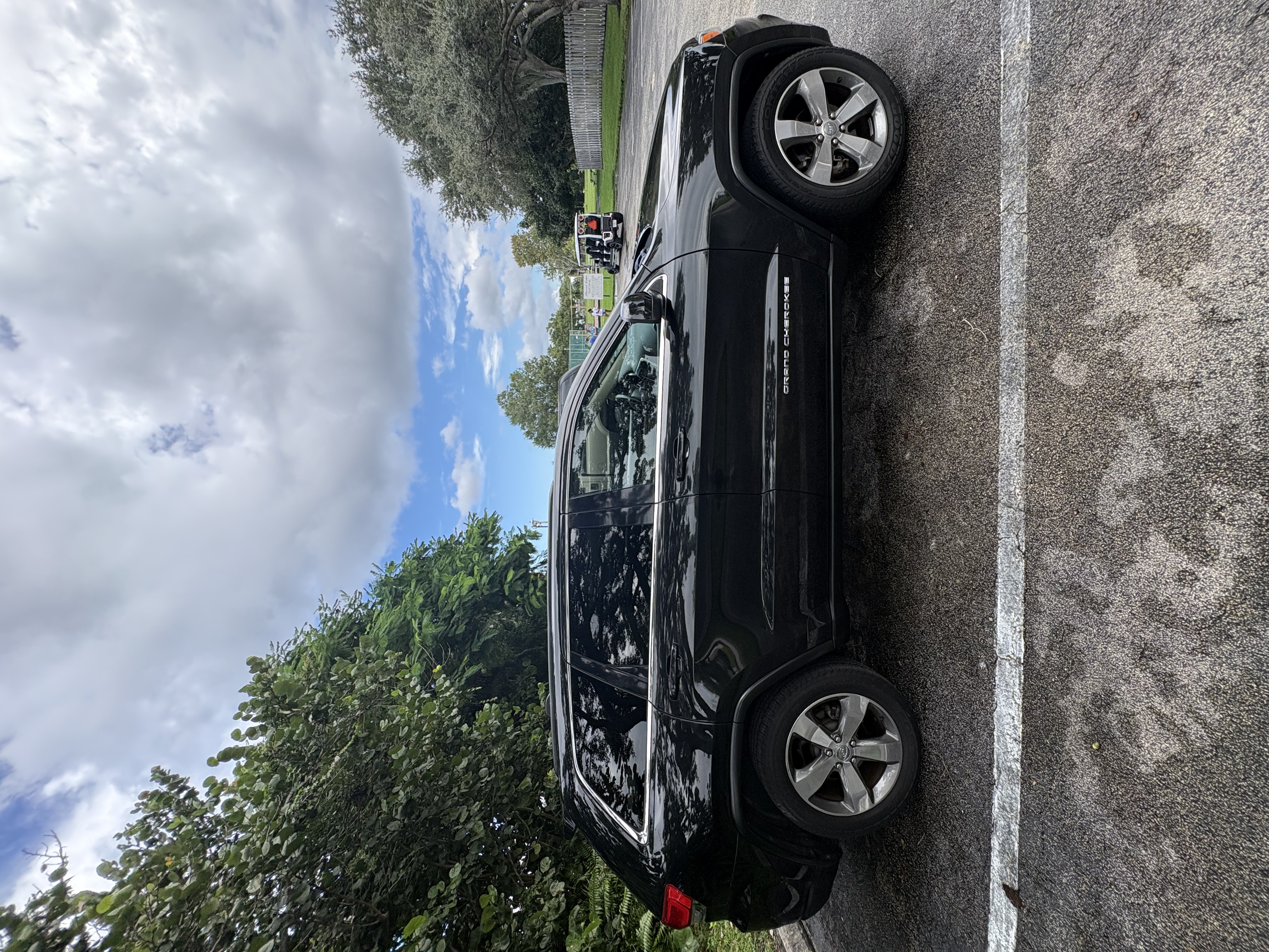 Used 2014 Jeep Grand Cherokee Laredo w/ Trailer Tow Group IV RWD image 4