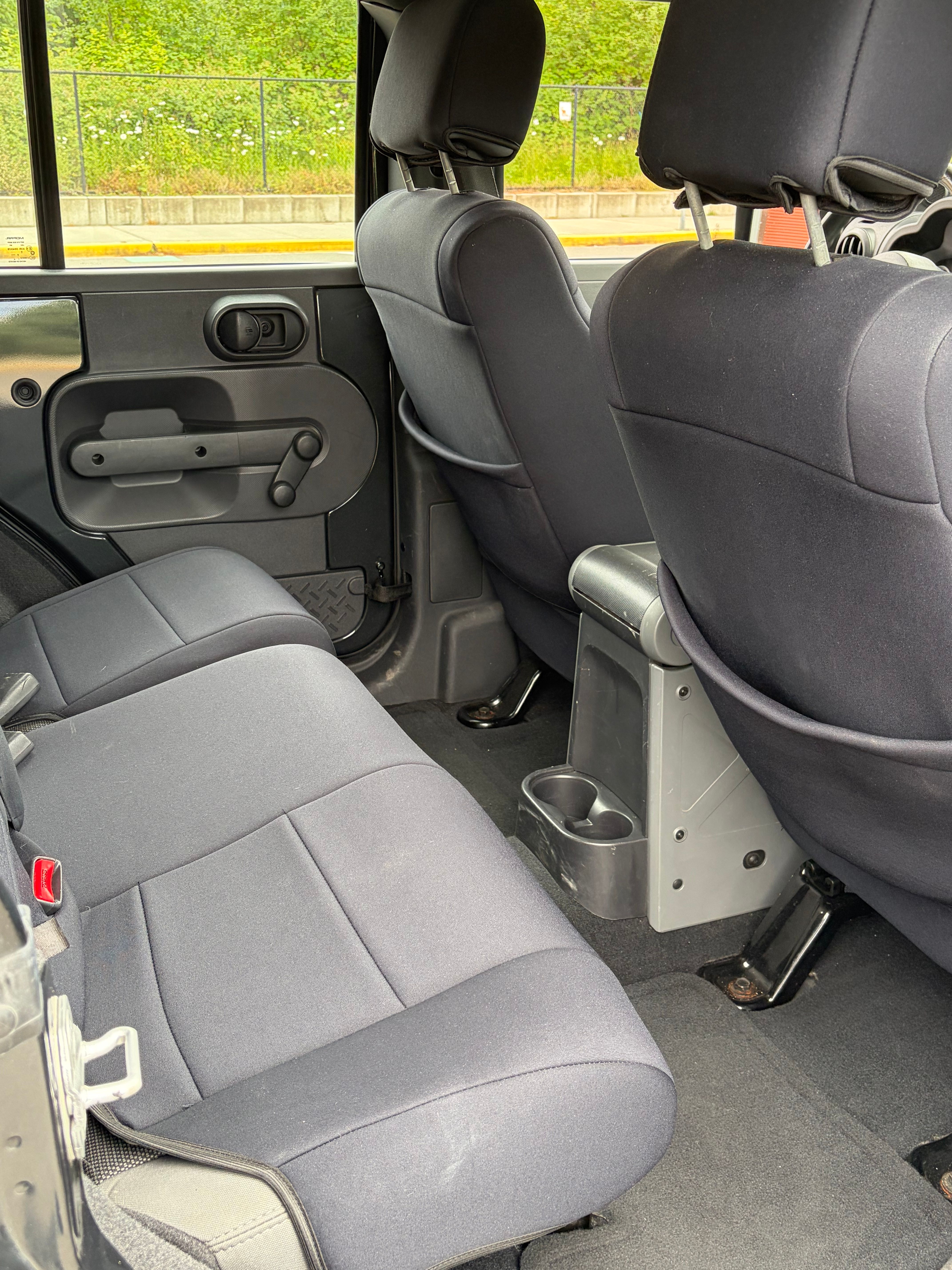 Used 2010 Jeep Wrangler Unlimited Sport AWD/4WD image 14