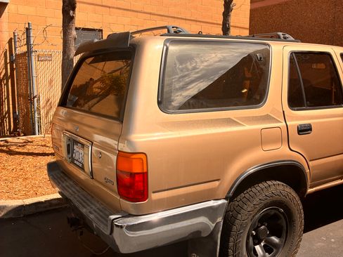 Used 1994 Toyota 4Runner SR5 AWD/4WD image 8