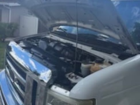 Used 2014 Ford E-350 and Econoline 350 XLT image 6