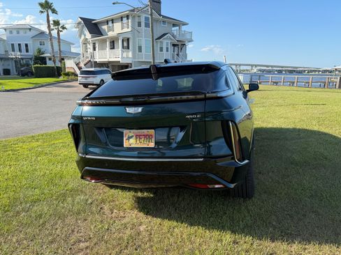 Used 2025 Cadillac Lyriq Luxury RWD image 12