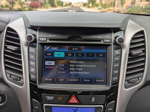 Used 2013 Hyundai Elantra GT w/ Tech Pkg image 9