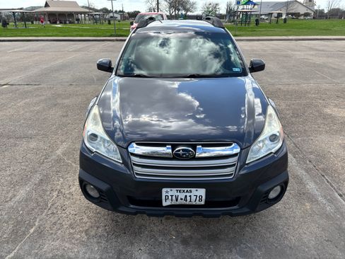 Used 2014 Subaru Outback 2.5i Premium image 9