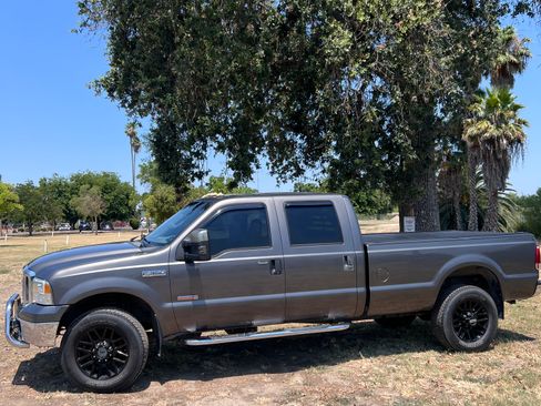 Used 2006 Ford F350 Lariat AWD/4WD image 5