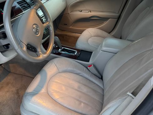 Used 2011 Buick Lucerne CXL image 15