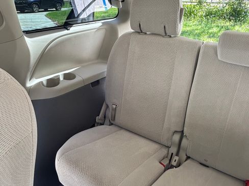 Used 2011 Toyota Sienna LE image 15