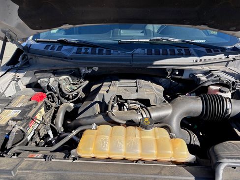 Used 2018 Ford F150 XLT w/ Equipment Group 302A Luxury image 11