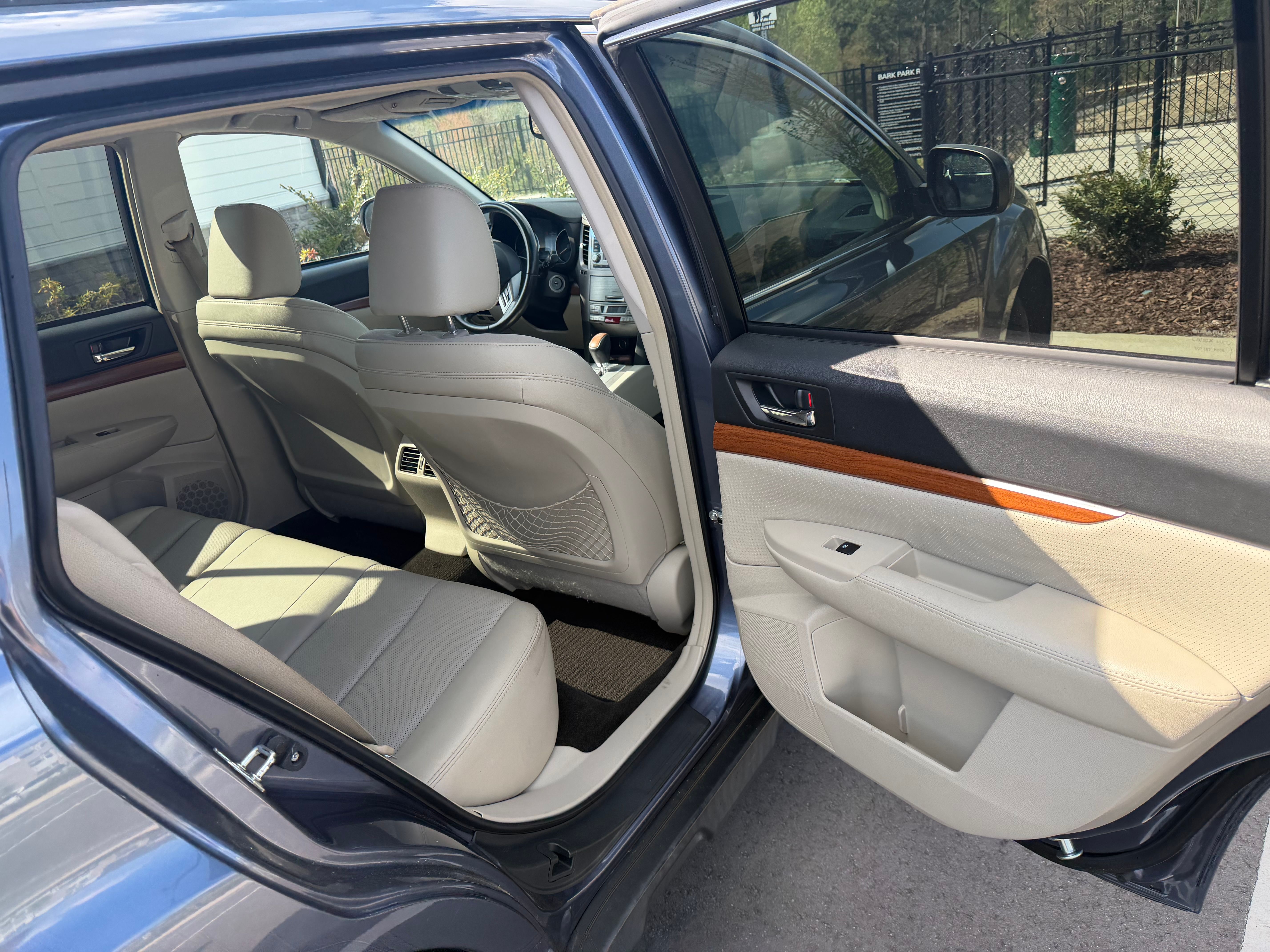 Used 2013 Subaru Outback 2.5i Limited w/ Moonroof Pkg AWD/4WD image 10