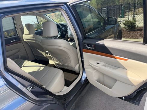 Used 2013 Subaru Outback 2.5i Limited w/ Moonroof Pkg image 10